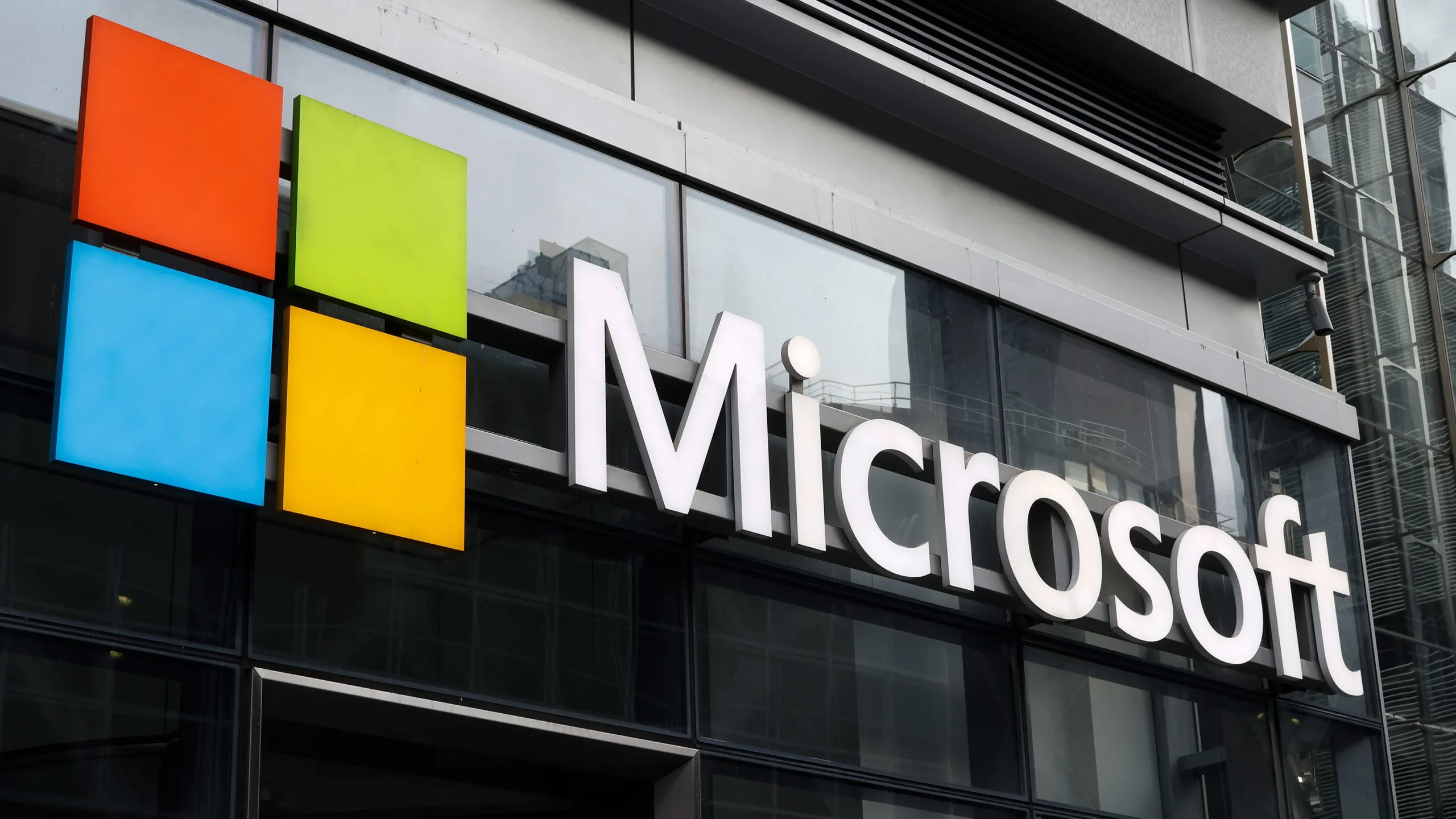 Microsoft Says Russian Hackers Targeted Executives and Cybersecurity Staff