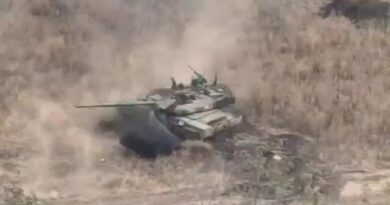 Ukrainian Bradley Armored Vehicle Hits Russian T-90M Main Battle Tank